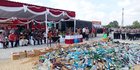Ribuan Botol Miras Ilegal di Klaten Dilindas Alat Berat