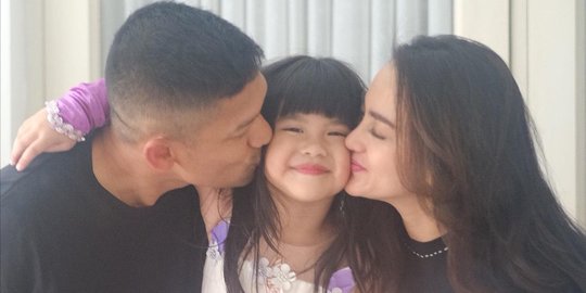 7 Momen Ultah ke-5 Abigail Cattleya Anak Ririn Ekawati, Lengket Bareng Ibnu Jamil