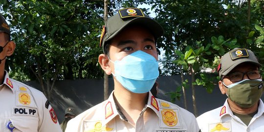 Minta Dikirimi Foto Cantik Penumpang, Sopir BST Akhirnya Dipecat