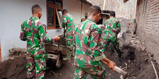 Panglima Tni Kerahkan Yonzipur Kostrad Bantu Warga Terdampak Erupsi