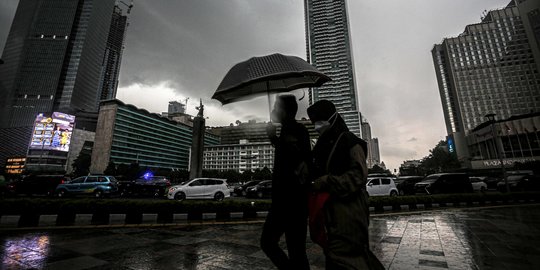 Diterjang Hujan Badai, Dua Mal di Tangerang Alami Kerusakan