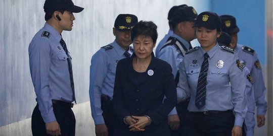 Moon Jae-in Ampuni Mantan Presiden Korsel Park Geun-hye yang Dibui karena Korupsi