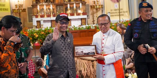 Berkunjung ke Gereja Katedral dan GPIB, Mahfud Ingin Pastikan Tidak Ada Gangguan