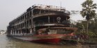 Kondisi Hangus Kapal Feri di Bangladesh yang Panggang Puluhan Penumpang