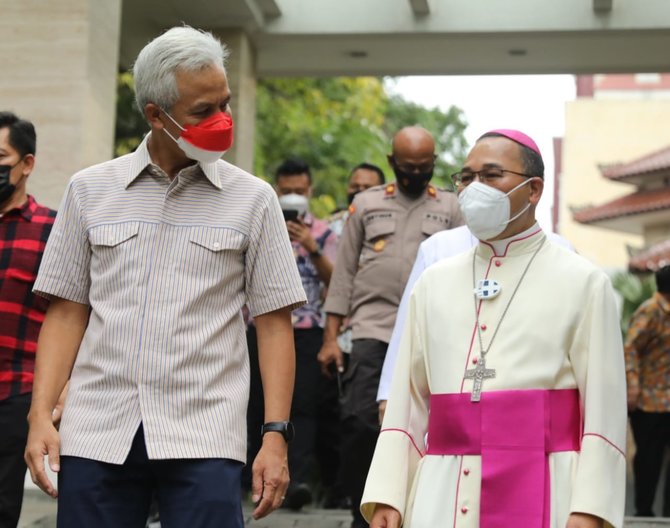 ganjar pranowo dan romo rubiyatmoko