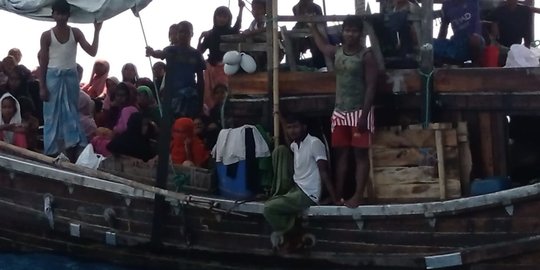 Kapal Pengungsi Rohingya Terdampar di Perairan Aceh Diduga Akibat Mesin Meledak