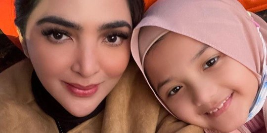 Cantiknya Arsy Anak Ashanty dan Anang Hermansyah Berhijab Saat Liburan di Turki