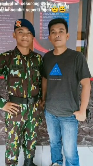 pria ini dulu mimpi bisa pakai seragam polisi kaya ayahnya
