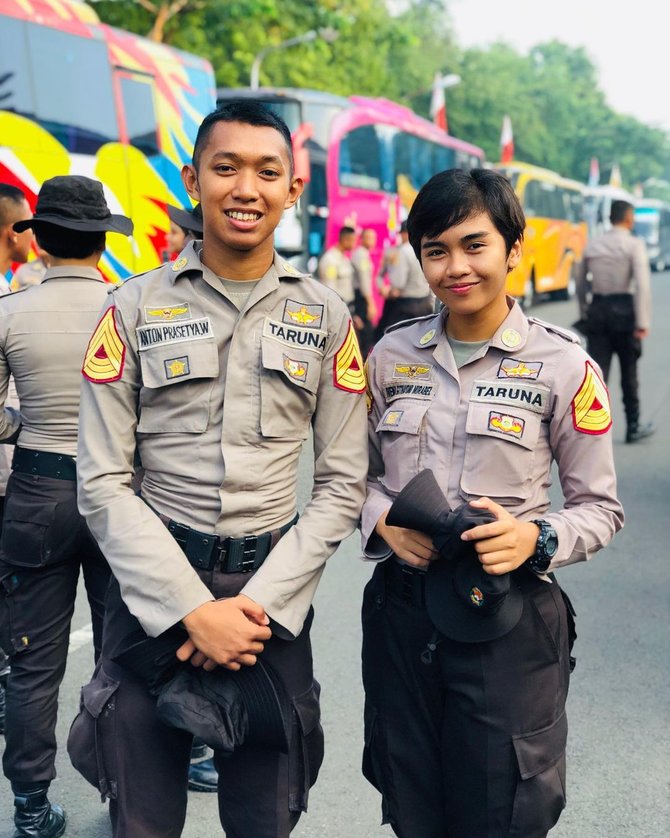 1 angkatan akpol 2 perwira ini menjalin cinta