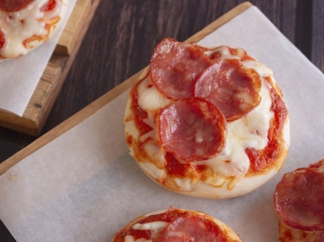 cara membuat adonan pizza amp 4 resep ala rumahannya yang anti gagal