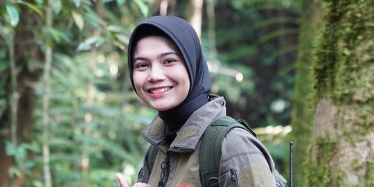Dulu Atlet Silat Berprestasi, Gadis Cantik ini Kini Jadi Prajurit Brimob Siap Tempur