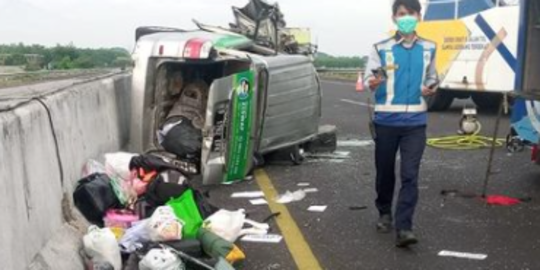 Mobil Relawan Semeru asal Tangerang Kecelakaan di Tol Pasuruan, 1 Meninggal Dunia