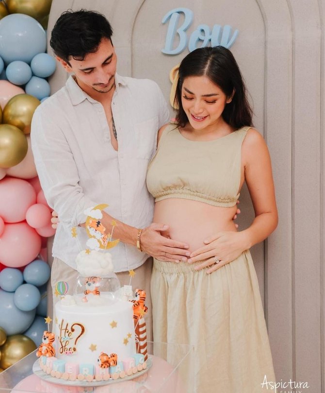 pesona jessica iskandar di gender reveal anak ke 2 banjir pujian bumil cantik banget