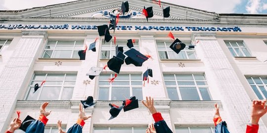 30 Ucapan Selamat Kelulusan dalam Bahasa Inggris dan Artinya