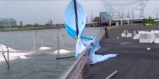 Tenda Vaksinasi di Makassar Terbang ke Laut Diterjang Angin, Dua Peserta Terluka