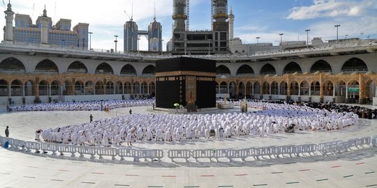 Kasus Covid-19 Melonjak, Jemaah Umroh Kembali Dibatasi Masuk Masjidil Haram