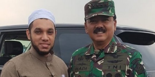 Potret Ulama Sahabat Kasad Dudung dengan Para Jenderal Bintang Empat di TNI