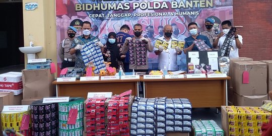 Polisi Ungkap Gudang Produksi Sampo Palsu Beromzet Rp200 Juta per Bulan di Tangerang