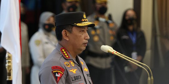 Kapolri Tinjau Vaksinasi di 34 Provinsi: Lebih Baik Kumpul di Rumah saat Tahun Baru