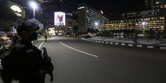 Hening Malam Tahun Baru 2022 di Bundaran HI