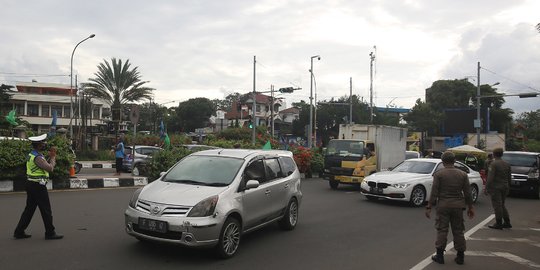 Urai Kemacetan, Polisi Sempat Tutup Jalur Menuju Puncak-Cipanas