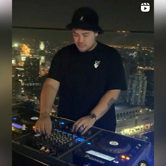 ivan gunawan jadi dj