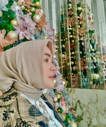 main di pintu berkah intip 4 potret raslina rasyidin dengan balutan hijab