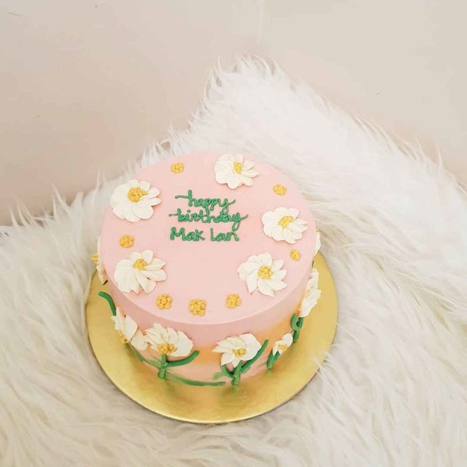 rekomendasi birthday cake kekinian yang bisa langsung pre order di semarang