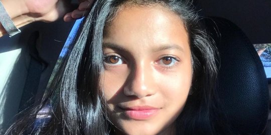 Main Air di Pantai, Ini Potret Liburan Akhir Tahun Ratu Sofya Pemain Dari Jendela SMP