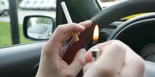 Mata Terkena Abu Rokok saat Berkendara Jangan Langsung Diusap, Ini Penjelasan Dokter