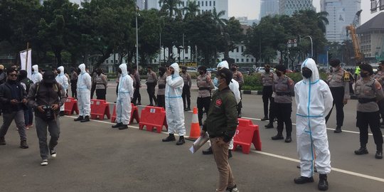 Polisi Berhazmat Kawal Demo Ojek Online Tuntut Payung Hukum