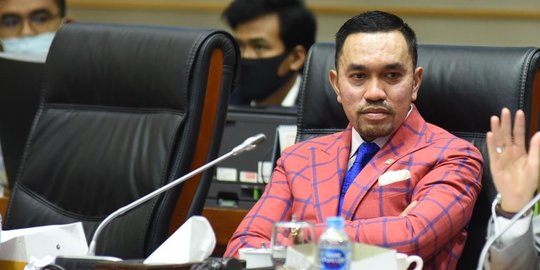 Ahmad Sahroni Tanggapi Dorongan Maju Cagub DKI: Mimpi Saya Jadi Presiden