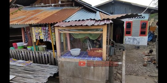 Zinidin Zidan 'Buih Permadani' Kini Sukses, Sang Ibu Tetap Jual Gorengan Depan Rumah