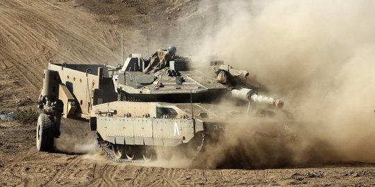 Tank-Tank Israel Tembaki Sosok Mencurigakan di Perbatasan Suriah