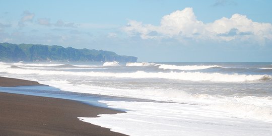 Wisatawan Hilang di Parangtritis Belum Ditemukan, Pemkab Bantul: Jangan Mandi di Laut