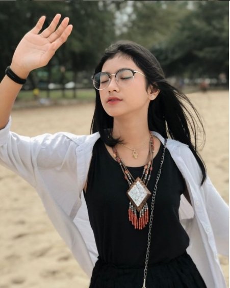  /></p>
<p><em>Instagram - Flavio Zaviera</em></p>
<p>Meski terlihat salah tingkah, Arie menegaskan jika tak ada rahasia yang sedang ia simpan. Arie kemudian menjelaskan siapa saja yang akan dijadikan teman, sahabat, dan kekasihnya. Tanpa malu, Arie menyebut jika dirinya ingin menjadi kekasih Flavio.</p>
<p><em>