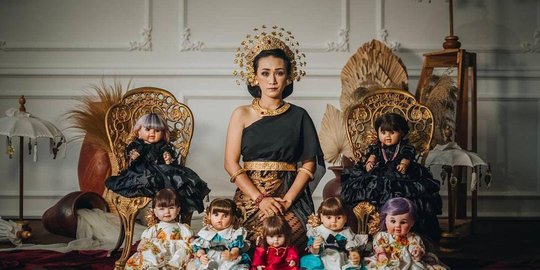 Cerita Perempuan di Bali Asuh 70 Spirit Doll