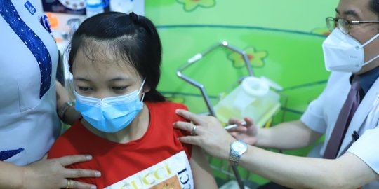 Gandeng Dinkes DKI, RS Premier Jatinegara Gelar Vaksinasi Anak