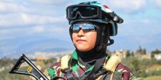 Potret Gahar TNI Wanita Tenteng Senjata di Libanon, Selalu Siap & Waspada