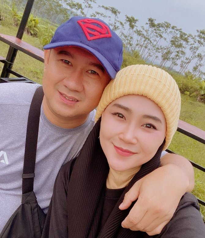 pernah viral karena sawer pelakor ini potret bu dendy dan suami yang makin harmonis