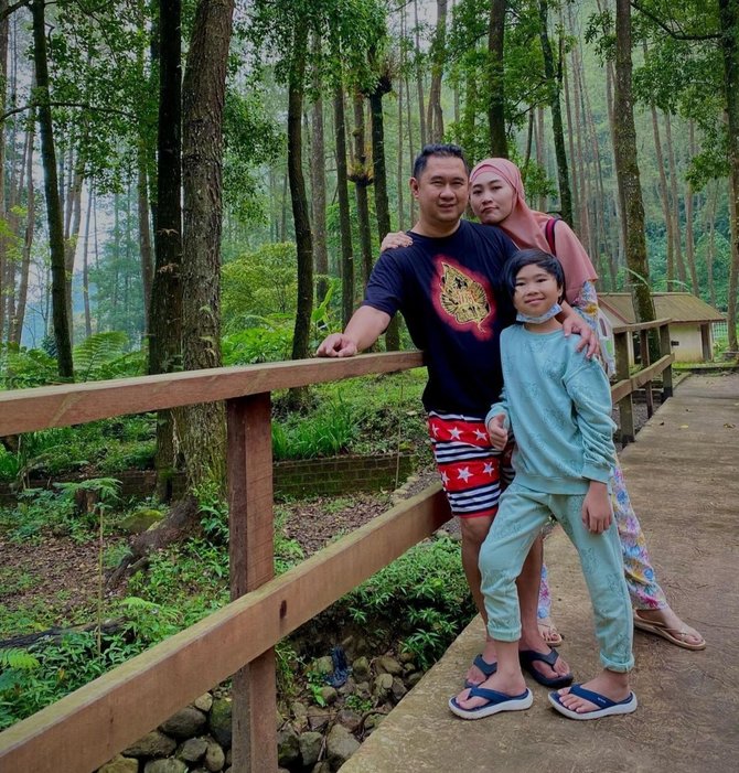 pernah viral karena sawer pelakor ini potret bu dendy dan suami yang makin harmonis