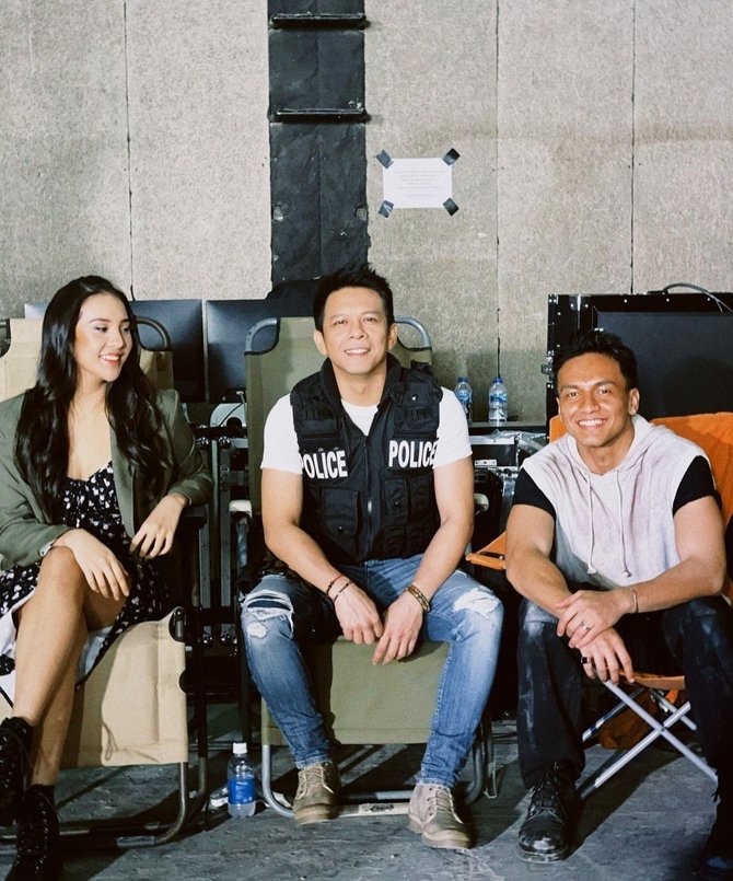 trending ini potret anya geraldine dan jeffri nichol jadi model video klip bintang di surga