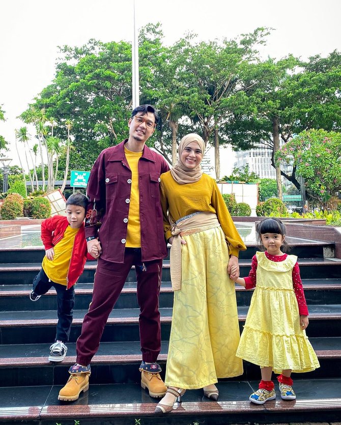 selain bayi leslar 6 nama anak artis ini singkatan dari nama orangtuanya