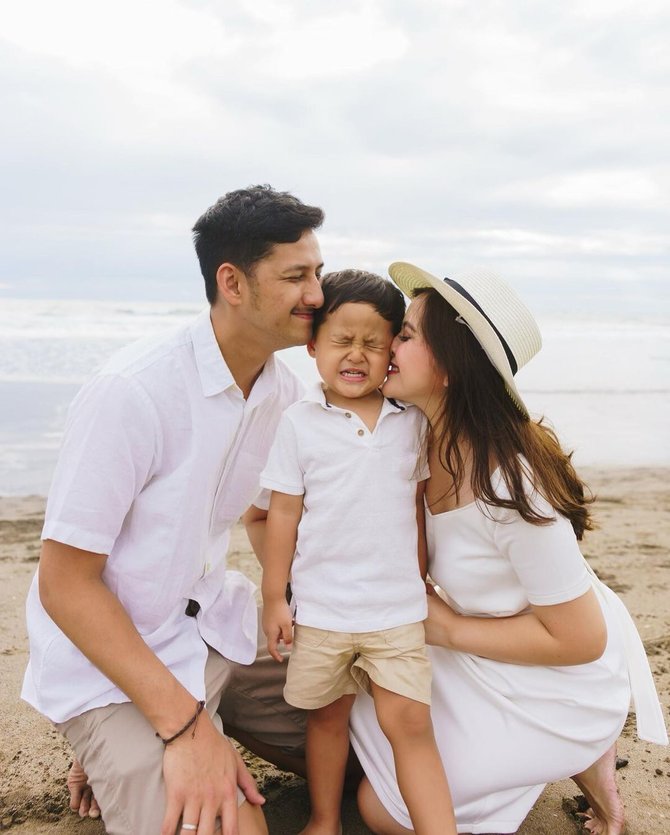 selain bayi leslar 6 nama anak artis ini singkatan dari nama orangtuanya