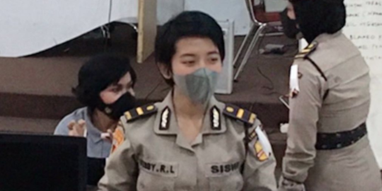 Cewek Ini Dulu Pernah Dihina Jelek, Tak Disangka Kini jadi Polwan Cantik dan Imut