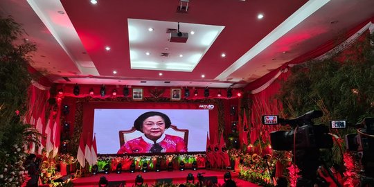 Megawati Ingatkan Puan dan Fraksi PDIP di DPR Buat Undang-Undang Sesuai UUD 1945