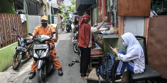 4 RT di Krukut Mikro Lockdown, Pemkot Jakbar Pastikan Logistik Warga Terjamin