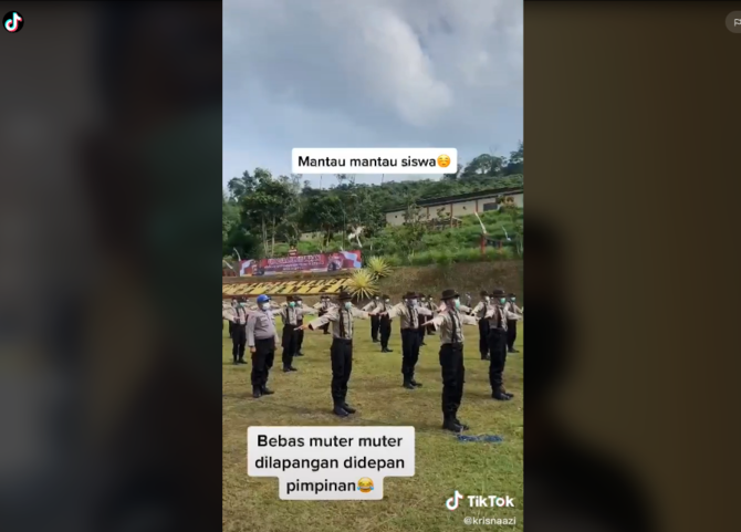asiknya jadi tim liputan polri