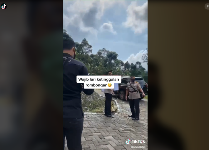 asiknya jadi tim liputan polri