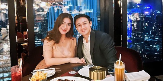 Potret Dinner Romantis Felicya & Caesar Hito di Momen Anniversary Pernikahan Pertama